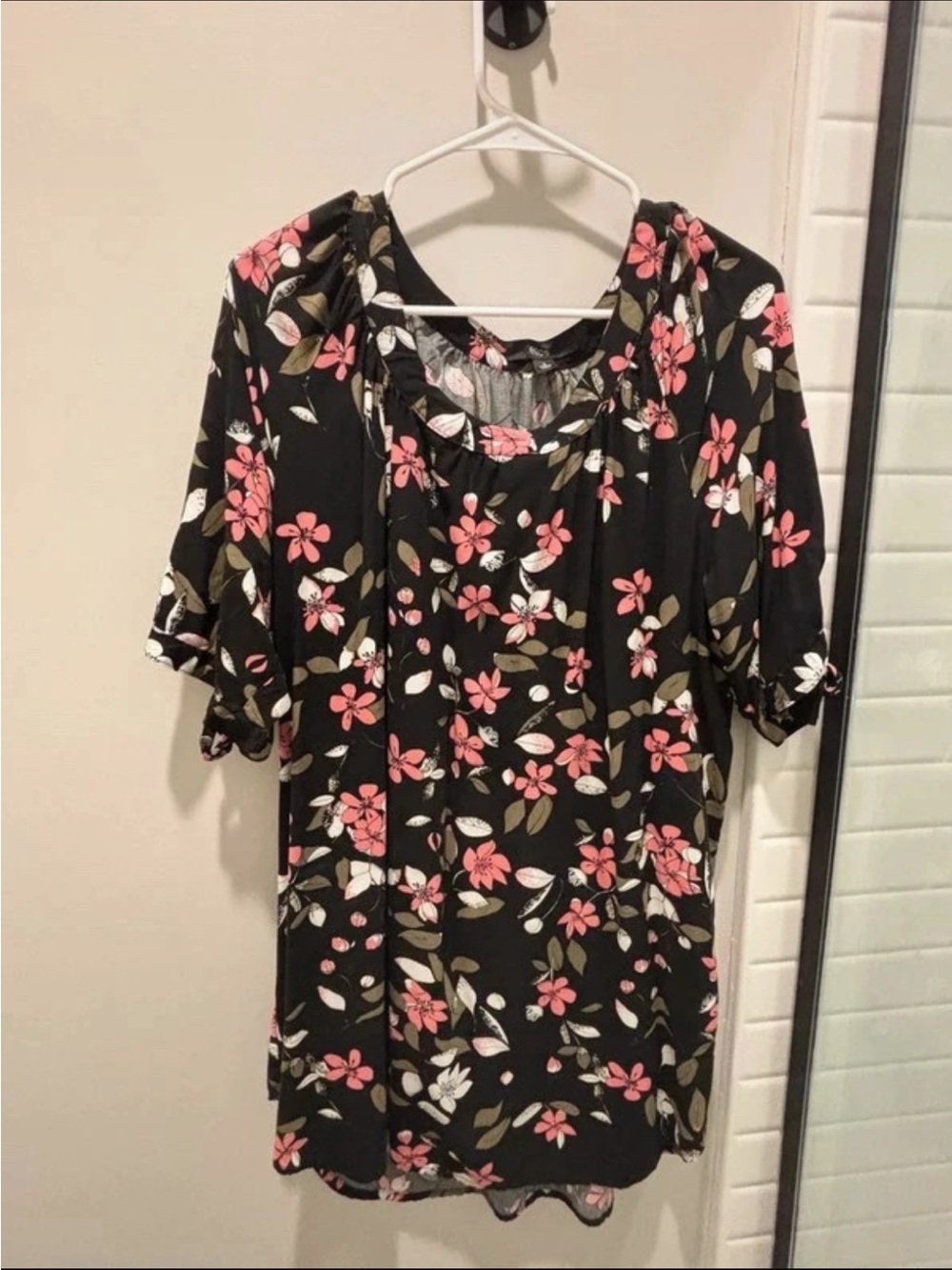 ellos Black Floral Scoop Neck Tunic with Pink & White Blooms